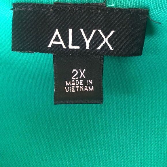 2X GREEN BOHO FLOWY Crochet top 2 layer top, Sleeveless Excellent Condition - Picture 2 of 11